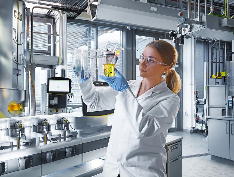 Upstream process in a biotechnology plant
